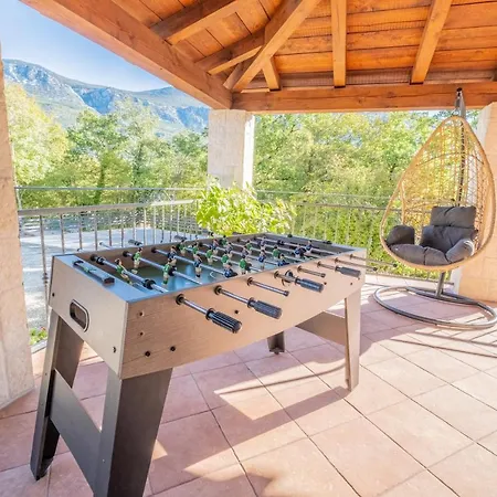 Amazing 4 Bedroom With Swimming Pool And Wifi, Family Frendly *
