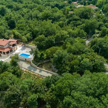 Amazing 4 Bedroom With Swimming Pool And Wifi, Family Frendly Villa *