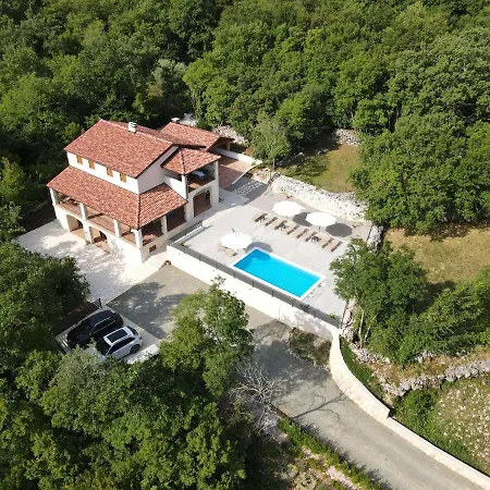 Villa Amazing 4 Bedroom With Swimming Pool And Wifi, Family Frendly Tribalj (Primorsko-Goranska)