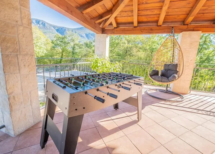 Amazing 4 Bedroom With Swimming Pool And Wifi, Family Frendly *