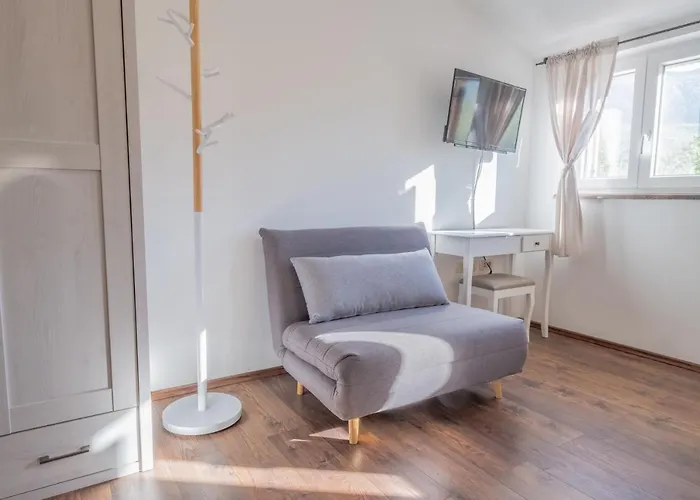 Amazing 4 Bedroom With Swimming Pool And Wifi, Family Frendly Willa Tribalj (Primorsko-Goranska)