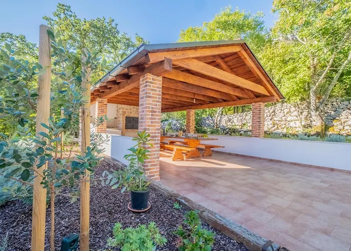 Willa Amazing 4 Bedroom With Swimming Pool And Wifi, Family Frendly Tribalj (Primorsko-Goranska)