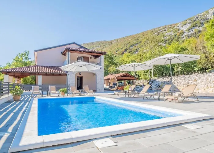 Amazing 4 Bedroom With Swimming Pool And Wifi, Family Frendly