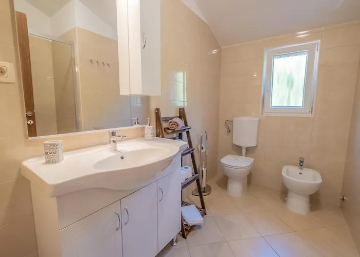 Willa Amazing 4 Bedroom With Swimming Pool And Wifi, Family Frendly *
