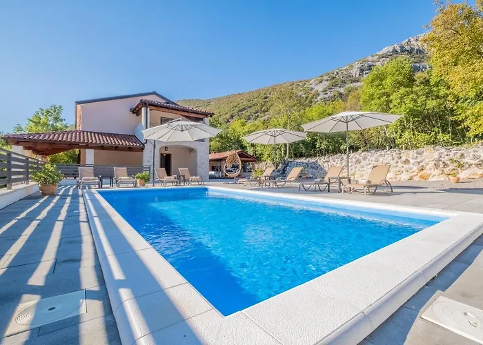 Amazing 4 Bedroom With Swimming Pool And Wifi, Family Frendly *