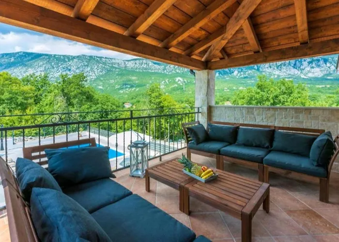 Amazing 4 Bedroom With Swimming Pool And Wifi, Family Frendly * Tribalj (Primorsko-Goranska)