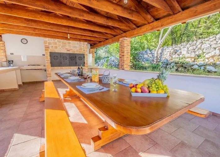 Amazing 4 Bedroom With Swimming Pool And Wifi, Family Frendly
