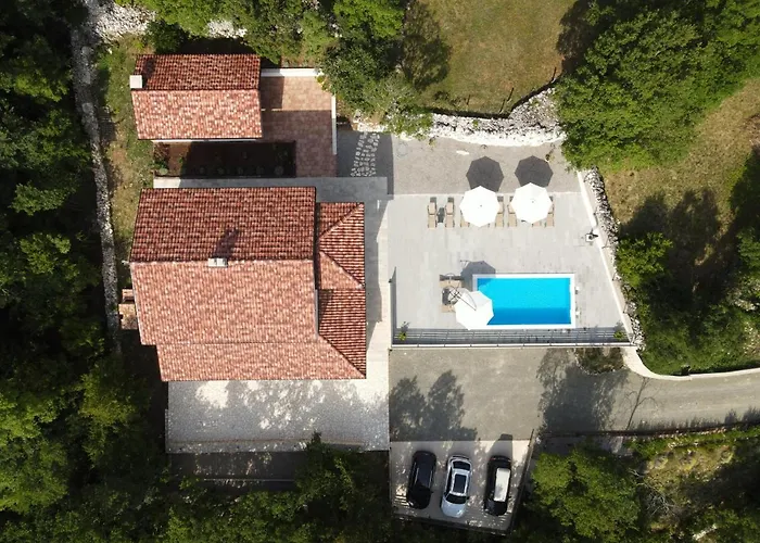 Amazing 4 Bedroom With Swimming Pool And Wifi, Family Frendly * Tribalj (Primorsko-Goranska)
