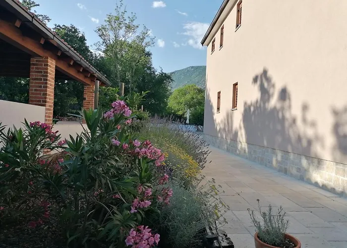 Willa Amazing 4 Bedroom With Swimming Pool And Wifi, Family Frendly *