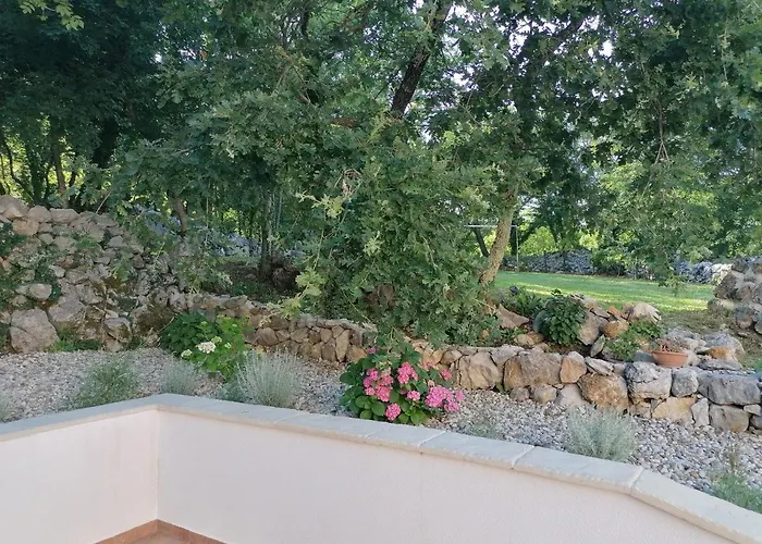 Amazing 4 Bedroom With Swimming Pool And Wifi, Family Frendly Willa Tribalj (Primorsko-Goranska)