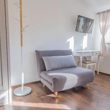 Amazing 4 Bedroom With Swimming Pool And Wifi, Family Frendly Βίλα Tribalj (Primorsko-Goranska)