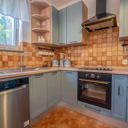 Amazing 4 Bedroom With Swimming Pool And Wifi, Family Frendly Βίλα Tribalj (Primorsko-Goranska)
