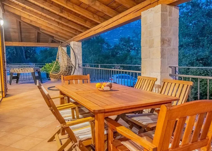 Amazing 4 Bedroom With Swimming Pool And Wifi, Family Frendly