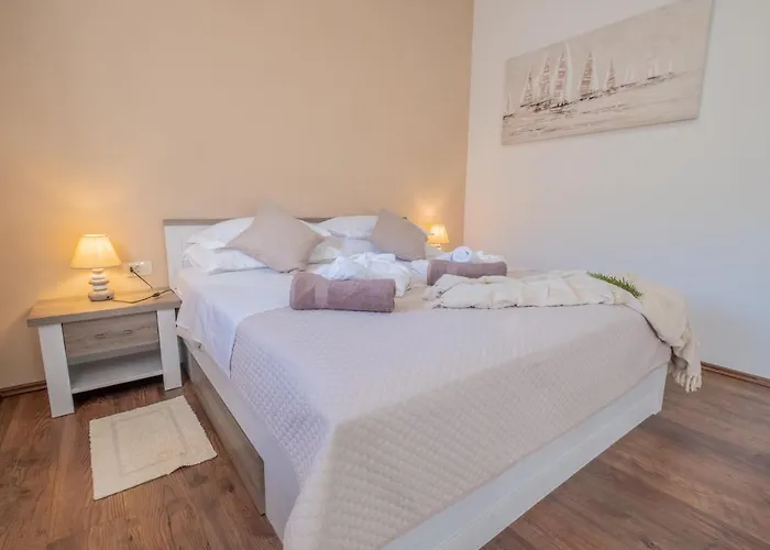 Amazing 4 Bedroom With Swimming Pool And Wifi, Family Frendly *